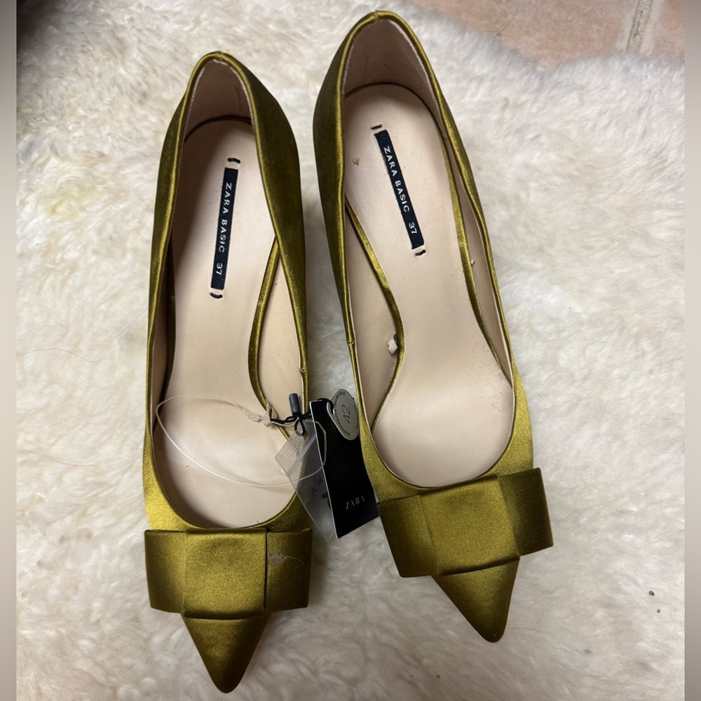 NWT Zara Chartreuse Satin Pointed Pumps Heels
